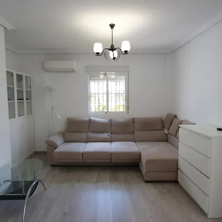 Casa Con Piscina بيت للعطل *